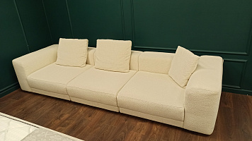 Photo №1 - Valencia Straight Sofa